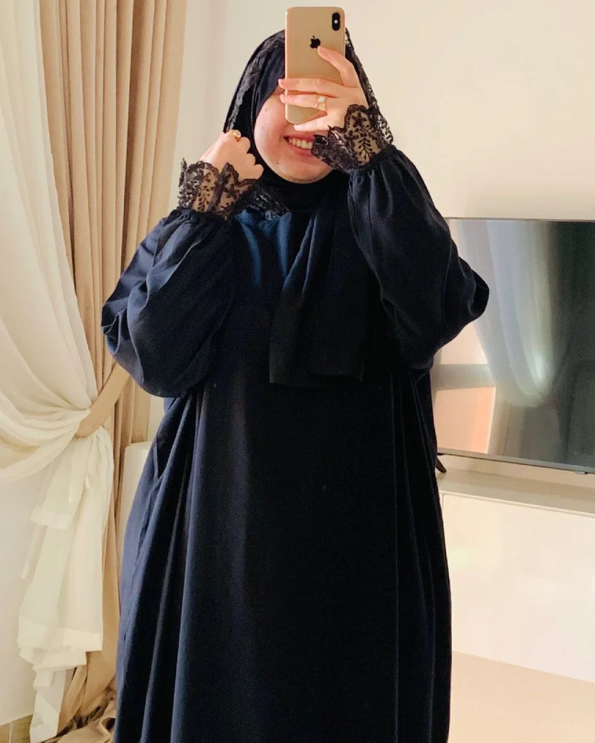 أسود