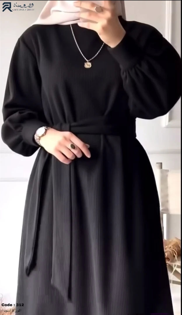 أسود