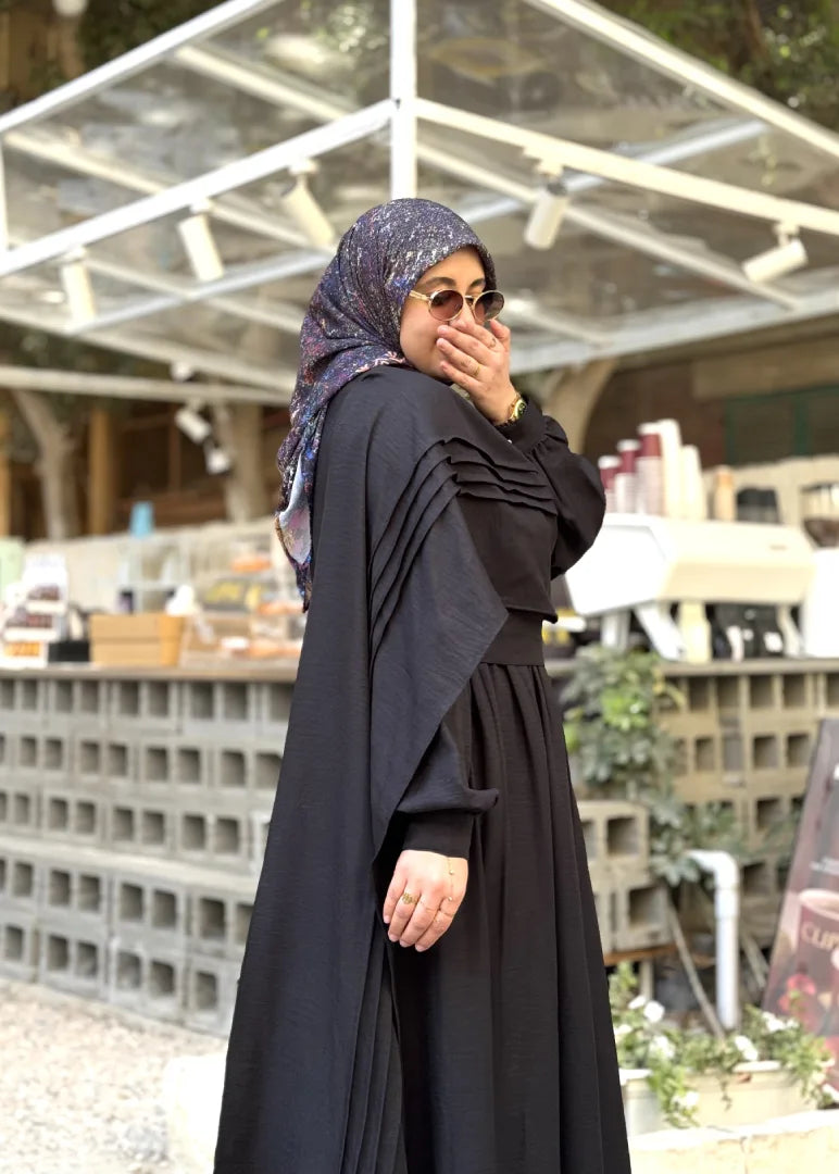 أسود