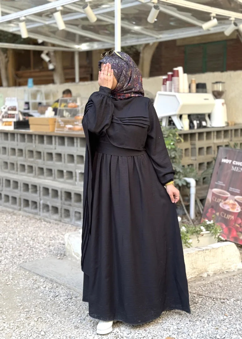 أسود