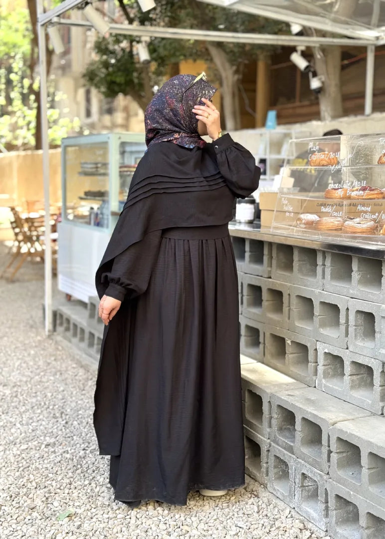 أسود