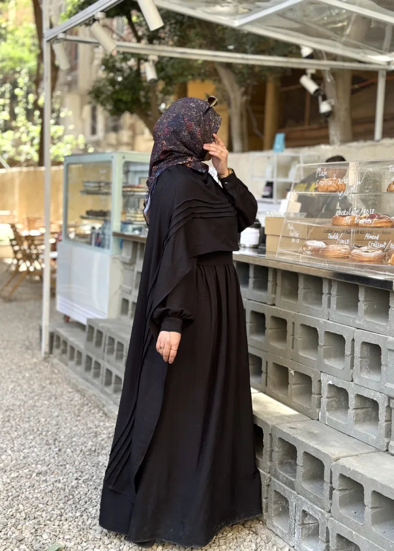 أسود