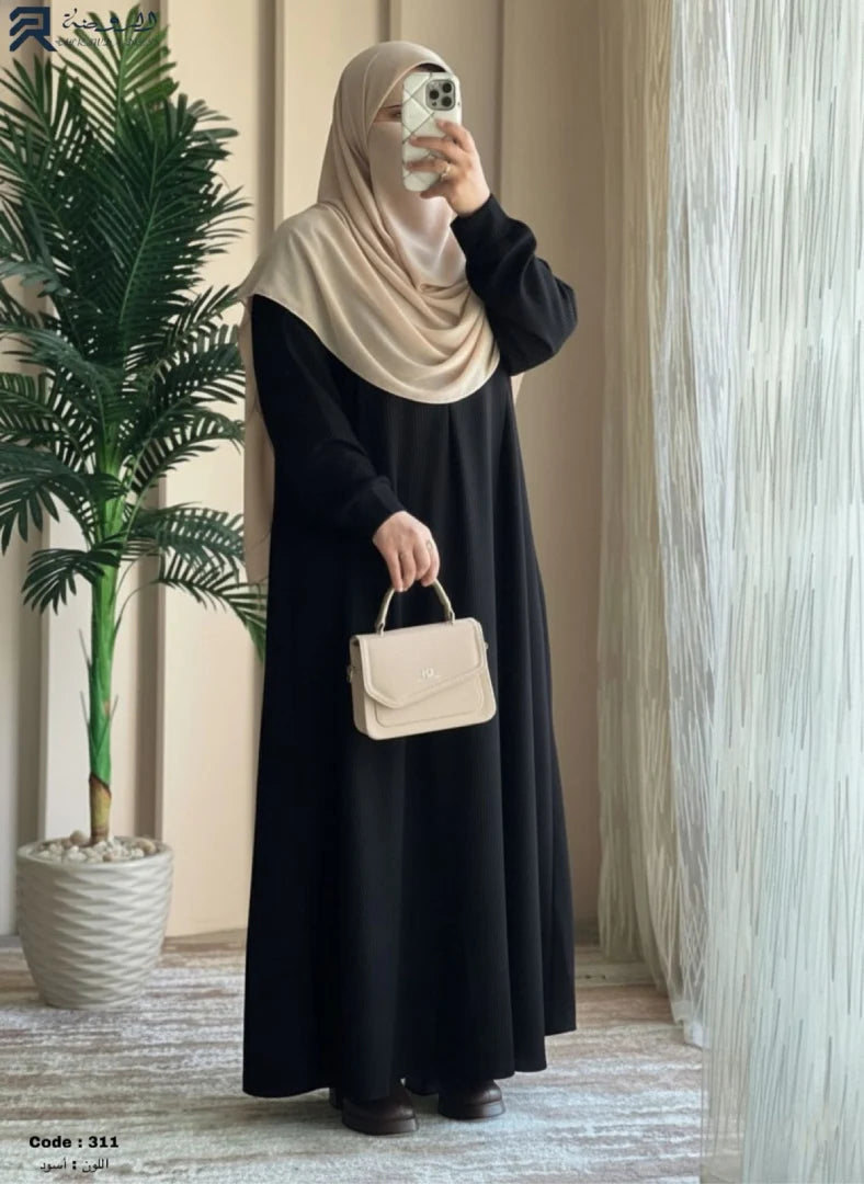 أسود