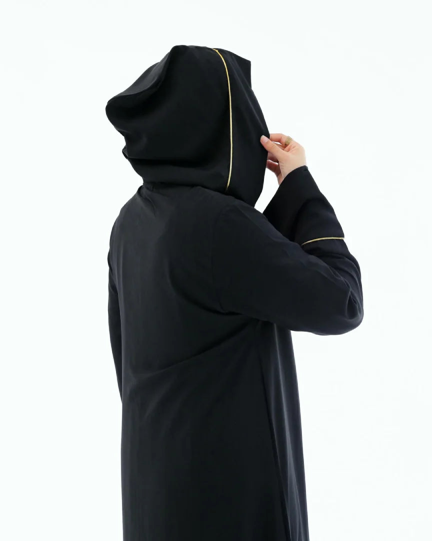 أسود