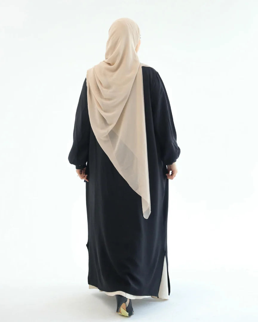 أسود